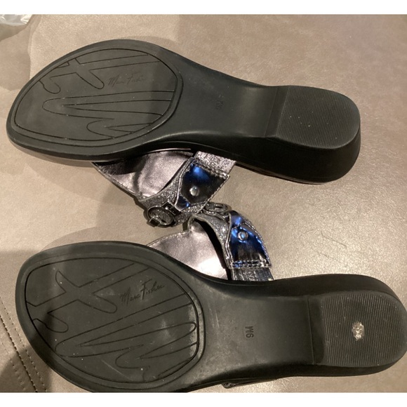Marc Fisher Thong Sandals with Silver Glitter and Chain Detail Alynda EUC - Picture 6 of 8